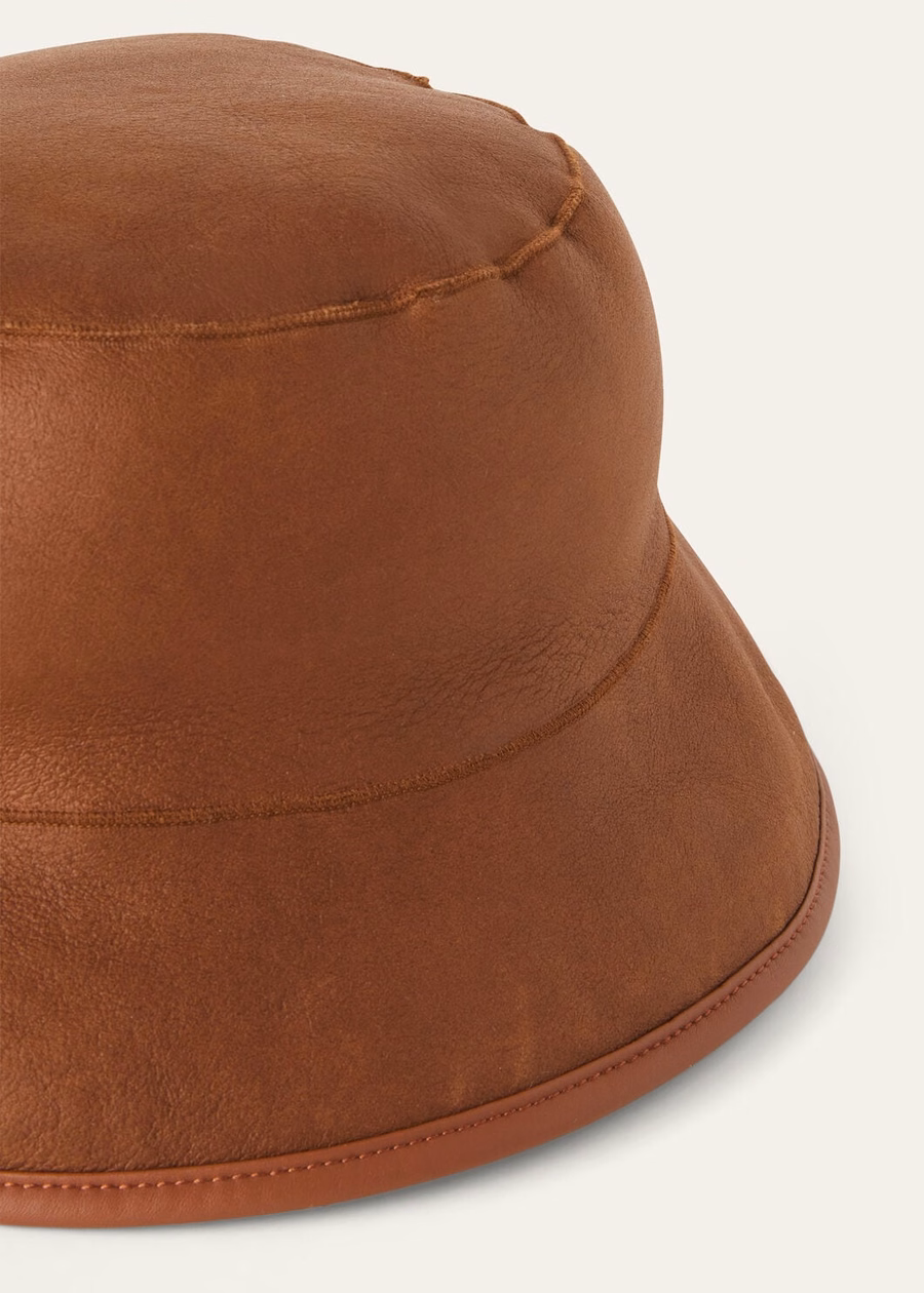 Sombrero tipo cubo Lys Camel Highlander de piel de oveja