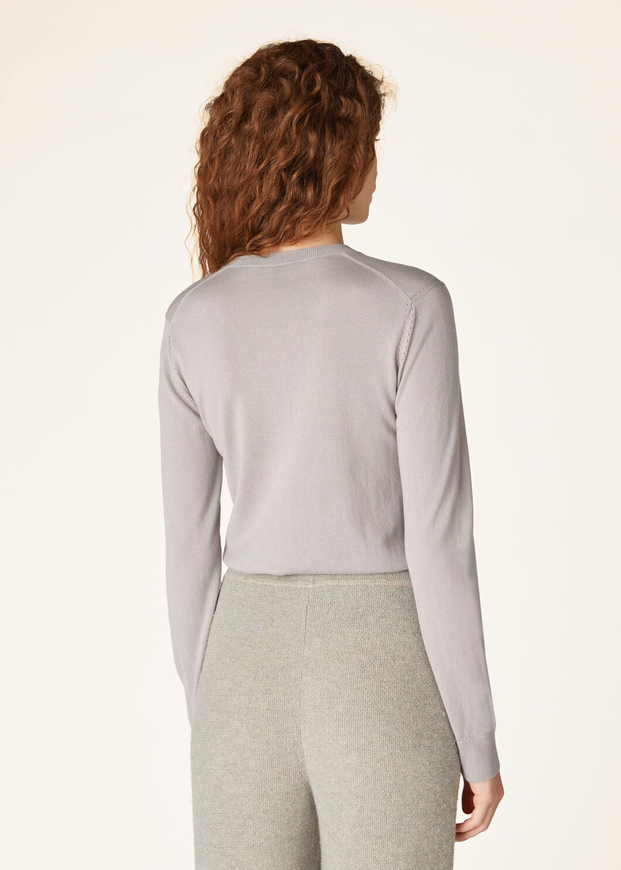 Nuevo jersey Piuma de cachemir con cuello en V, color gris celeste/azul vaquero.