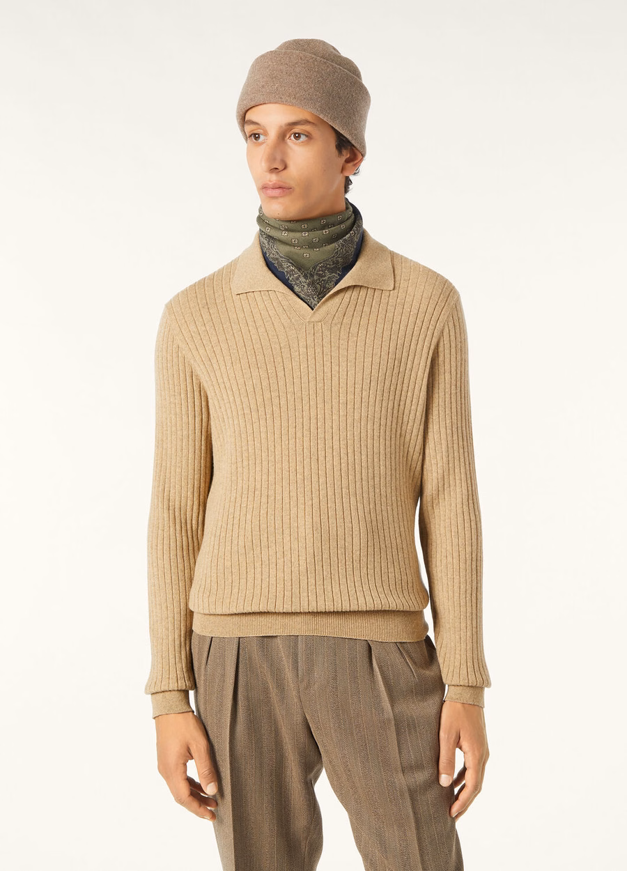 Polo Lexington Baby de cachemir crudo con estampado melange color miel.
