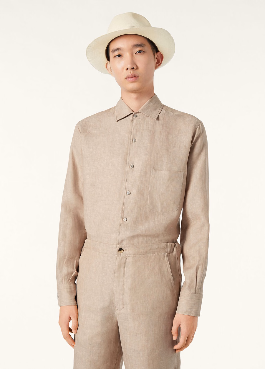 Camisa Andre en color beige.