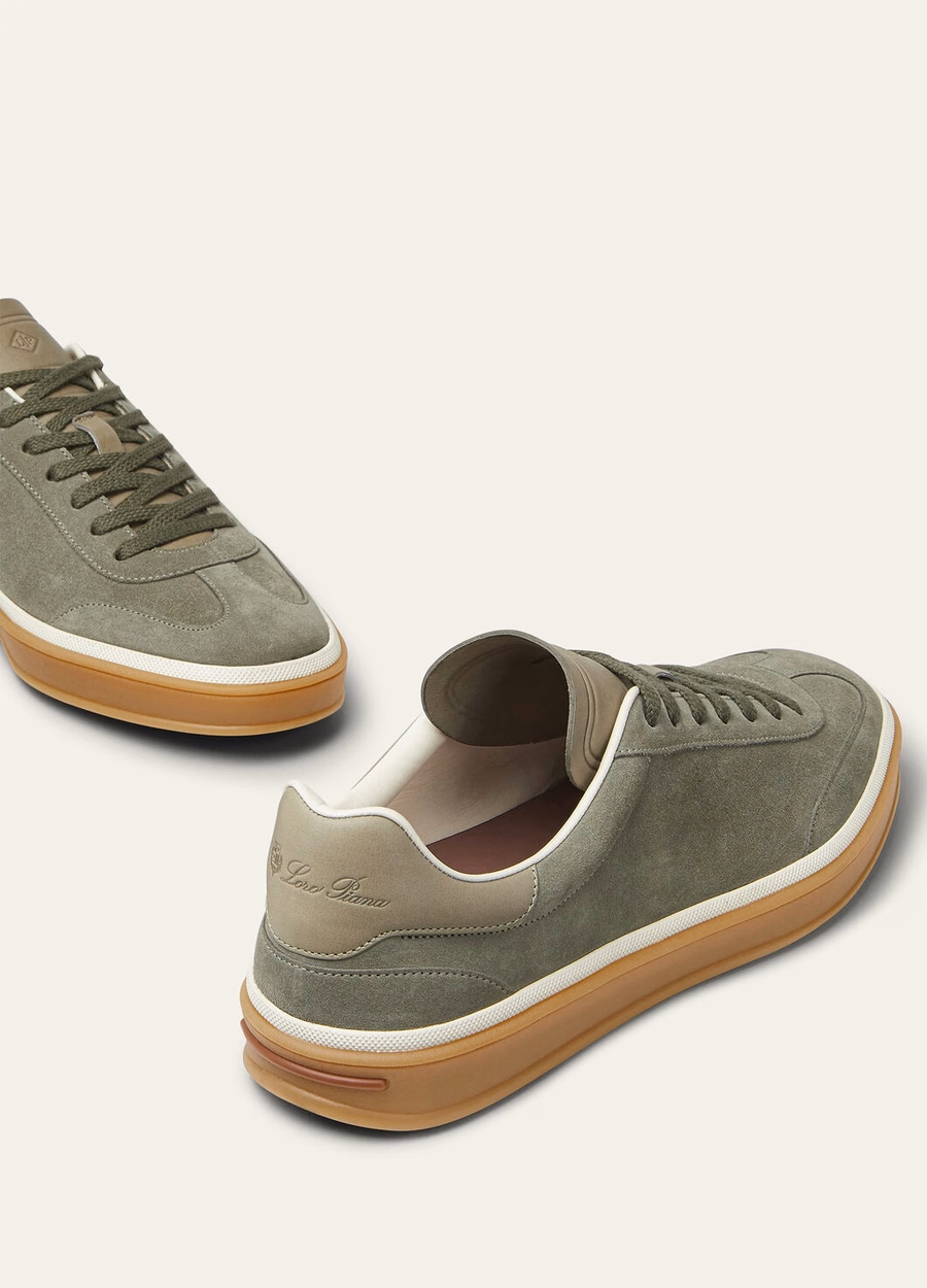 Zapatillas Tennis Walk de ante con abertura en la pantorrilla, color gris militar.