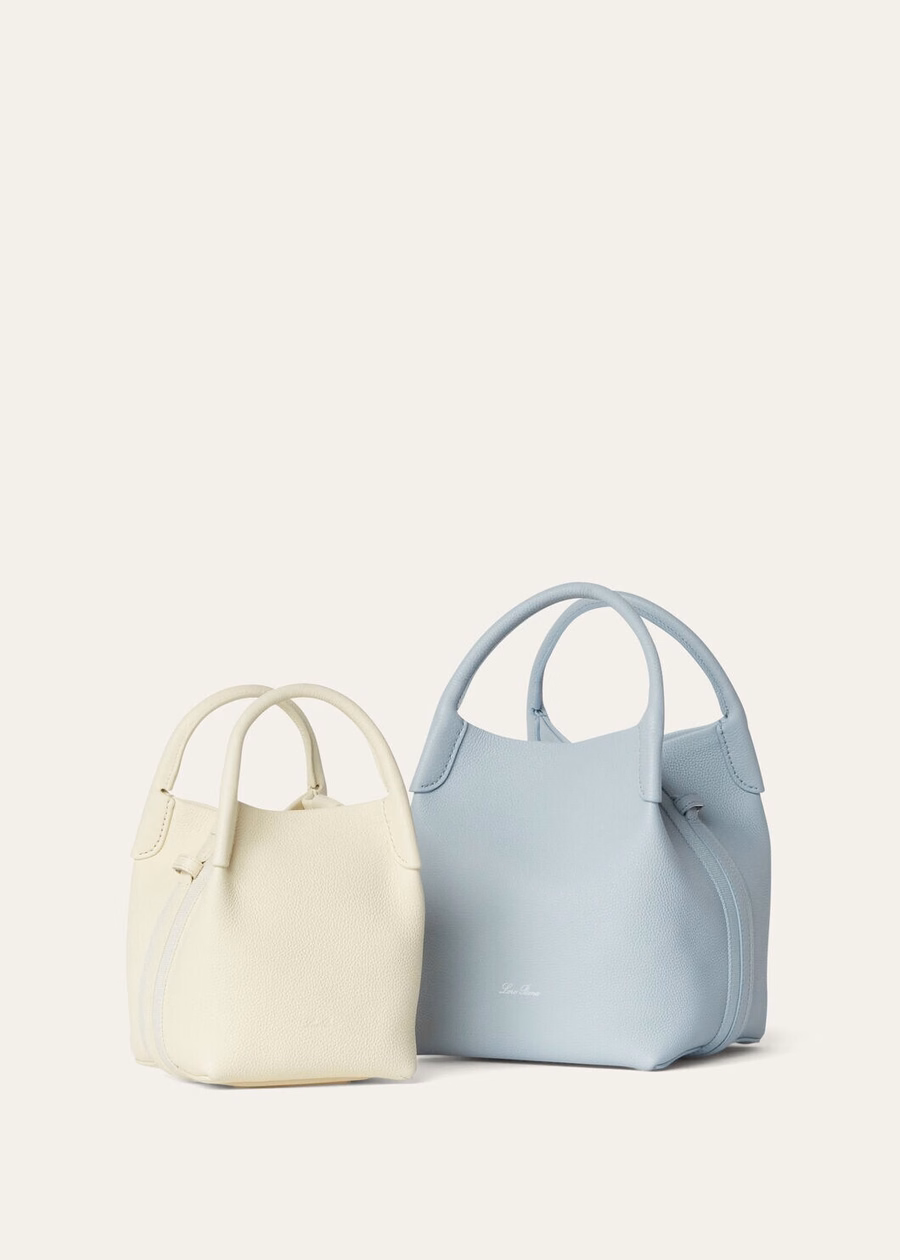 Bolsa pequeña para fardos de piel de becerro granulada azul claro Belle