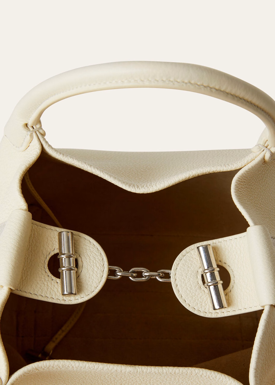 Bolsa pequeña para fardos en piel de becerro granulada color blanco susurro