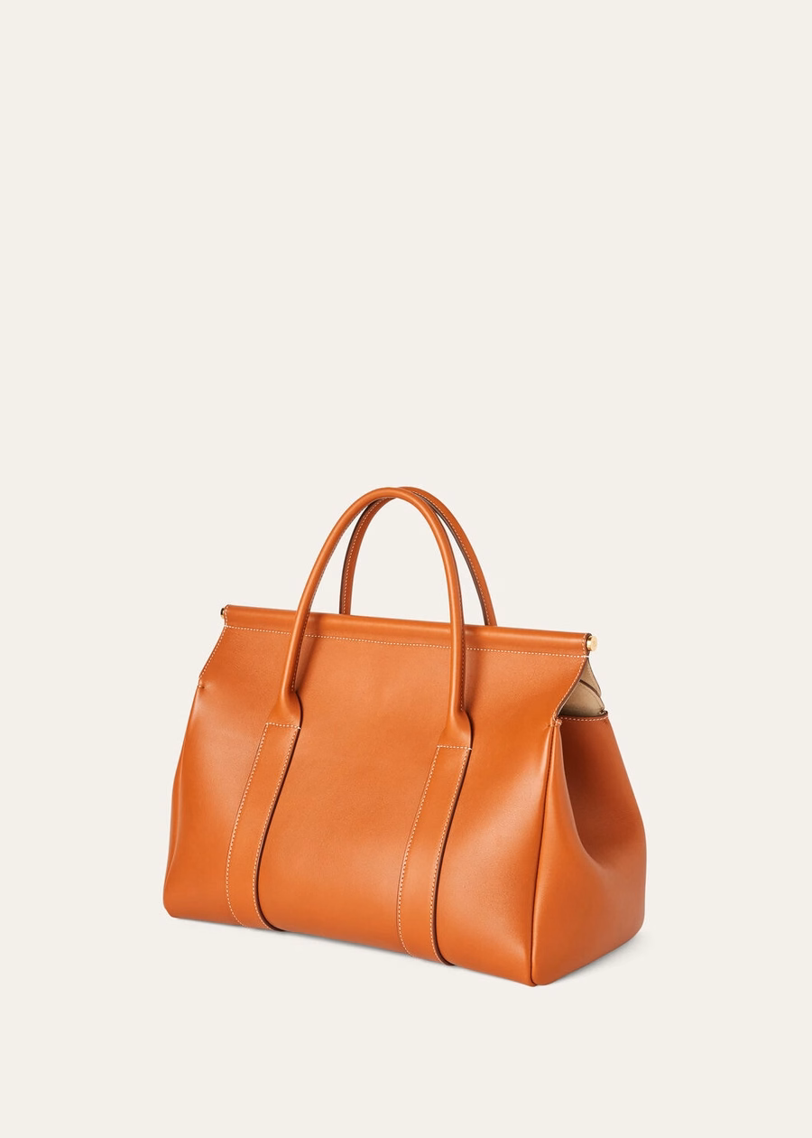 Bolso Loom L32 de piel de becerro lisa color tostado cálido.