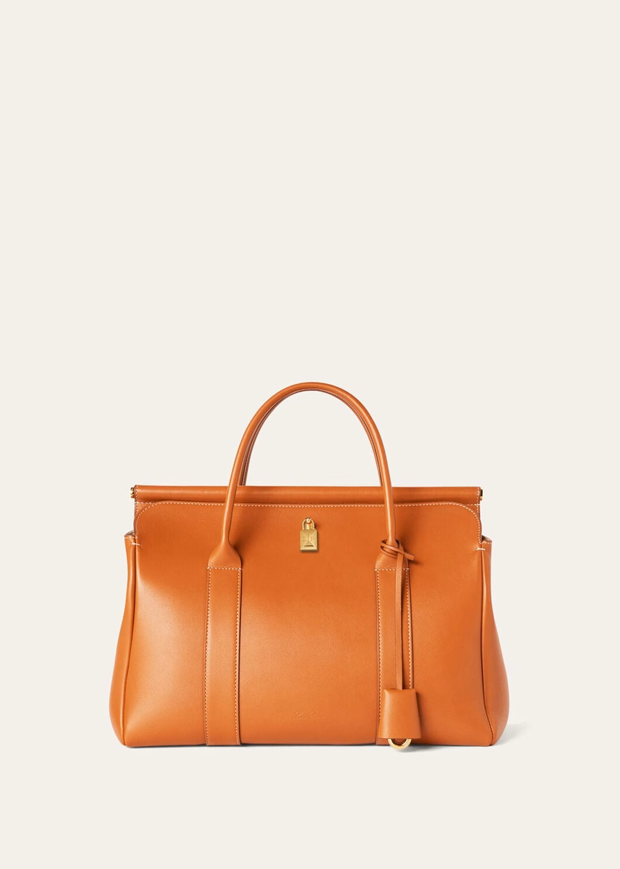 Bolso Loom L32 de piel de becerro lisa color tostado cálido.